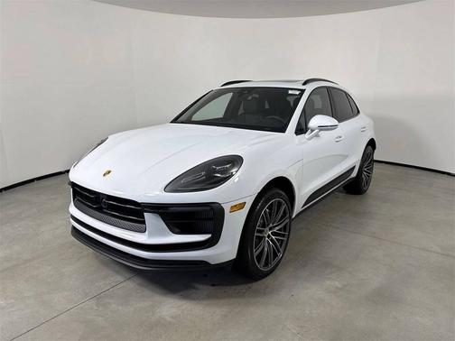 Carrara White Metallic 2026 Porsche Macan