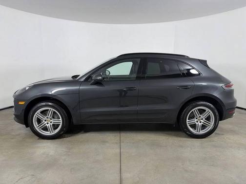 Vulcano Gray Metallic 2021 Porsche Macan