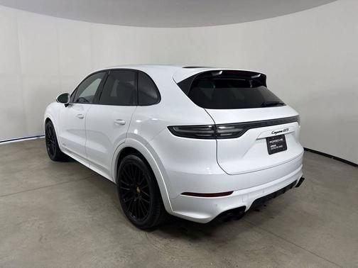 Carrara White Metallic 2021 Porsche Cayenne