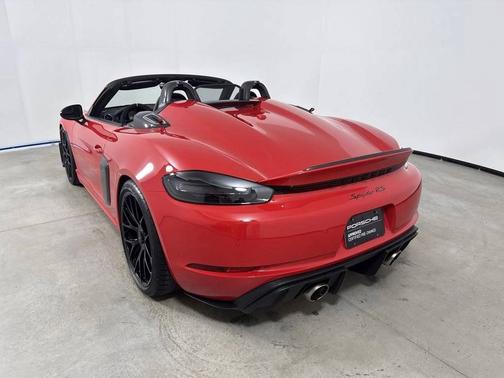 2024 Porsche 718 Spyder 