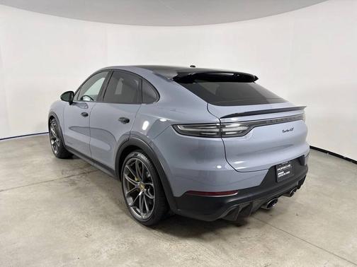 Arctic Grey 2022 Porsche Cayenne