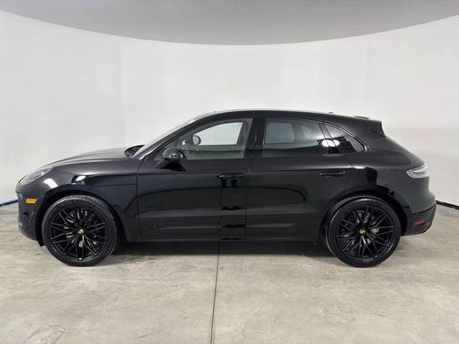 2022 Porsche Macan 
