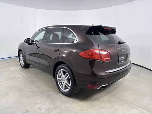 Mahogany Metallic 2014 Porsche Cayenne