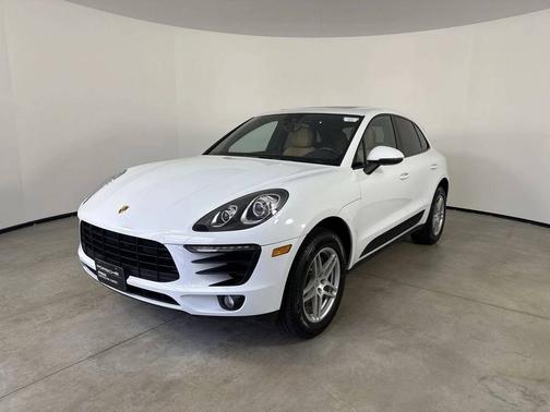 Carrara White Metallic 2018 Porsche Macan