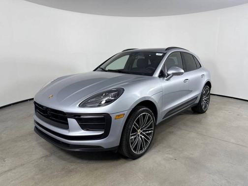 Dolomite Silver Metallic 2026 Porsche Macan