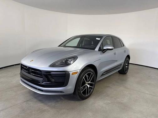 Dolomite Silver Metallic 2024 Porsche Macan