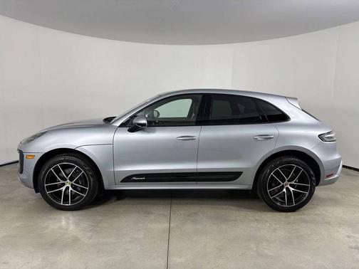 Dolomite Silver Metallic 2024 Porsche Macan