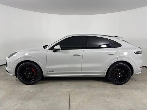 Chalk 2021 Porsche Cayenne