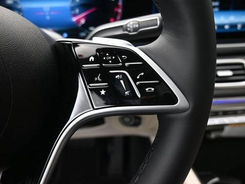 Obsidian Black Metallic 2026 Mercedes-Benz GLE 450 4MATIC