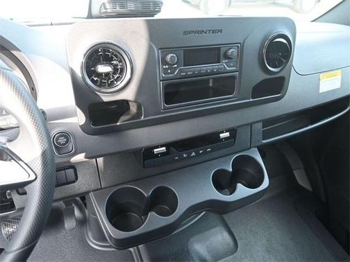 2025 Mercedes-Benz Sprinter 2500 Standard Roof