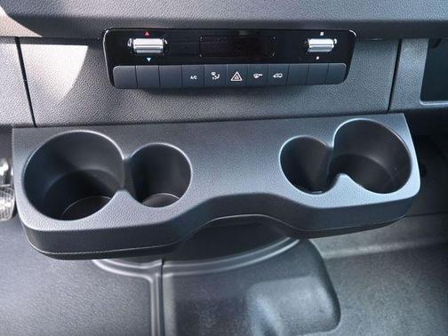 2025 Mercedes-Benz Sprinter 2500 Standard Roof