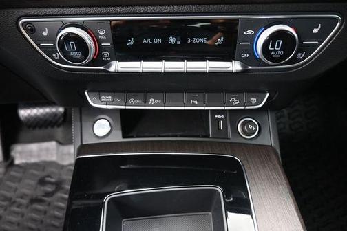 District Green Metallic 2021 Audi Q5 40 Premium Plus