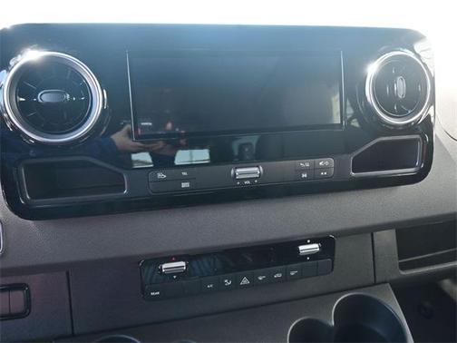 2025 Mercedes-Benz Sprinter 2500 Standard Roof