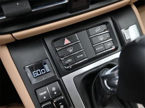 2020 Porsche Macan Base