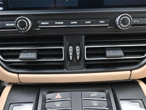 2020 Porsche Macan Base