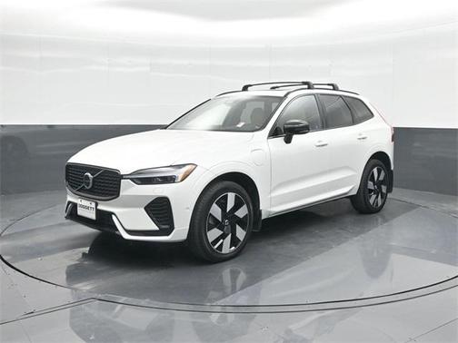 2024 Volvo XC60 Recharge Plug-In Hybrid T8 Ultimate Dark Theme