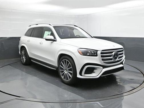 Moonlight White 2026 Mercedes-Benz GLS 580 Base 4MATIC