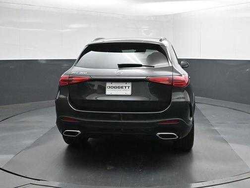 Graphite Gray Metallic 2026 Mercedes-Benz GLC 300 Base