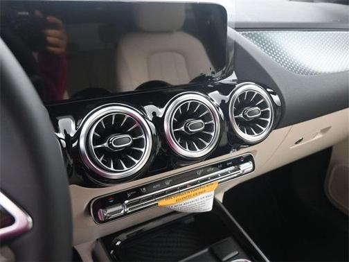 2025 Mercedes-Benz GLA 250 Base