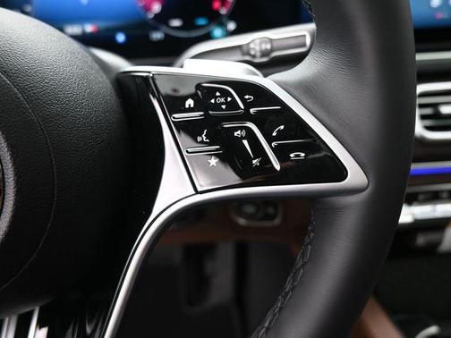 Obsidian Black Metallic 2026 Mercedes-Benz GLE 350 Base 4MATIC