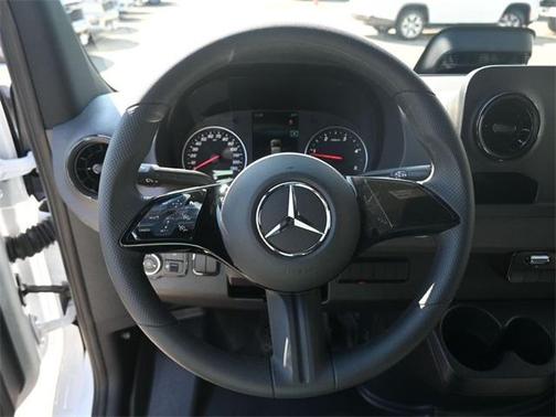 2025 Mercedes-Benz Sprinter 2500 Standard Roof