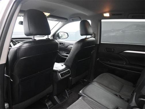 2015 Toyota Highlander LE