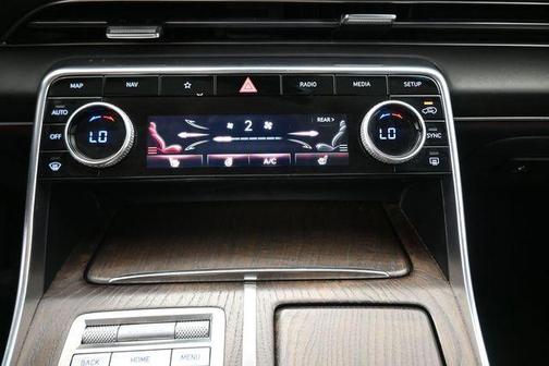 White 2024 Genesis GV80 2.5T