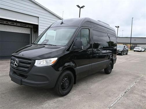 2025 Mercedes-Benz Sprinter 2500 144 WB Standard Roof Passenger