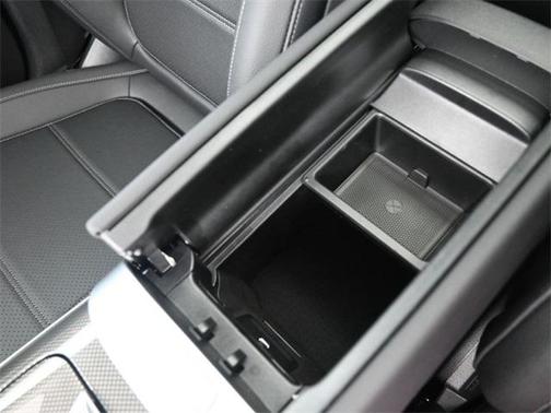 2025 Mercedes-Benz GLC 350e Base 4MATIC