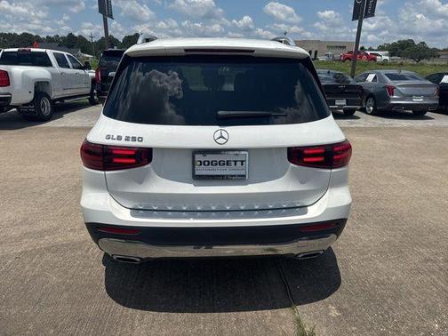 Polar White 2025 Mercedes-Benz GLB 250 Base