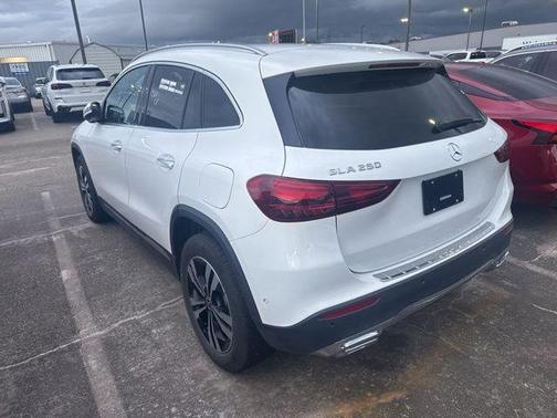 Polar White 2025 Mercedes-Benz GLA 250 Base