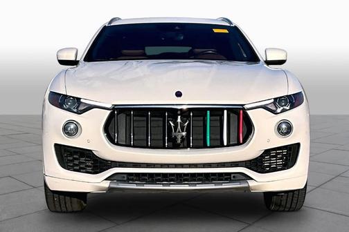 Bianco 2017 Maserati Levante Base