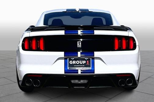 2016 Ford Shelby GT350 Base