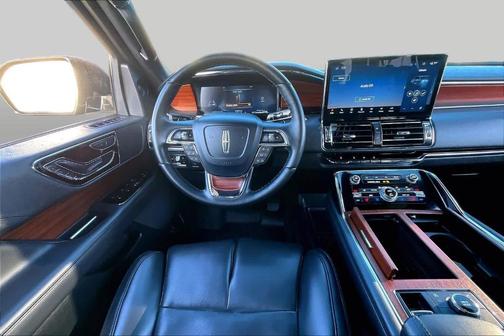 Infinite Black Metallic 2023 Lincoln Navigator Standard
