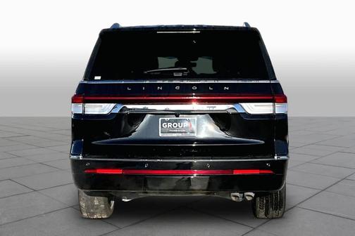 Infinite Black Metallic 2023 Lincoln Navigator Standard
