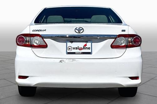 Super White 2013 Toyota Corolla L