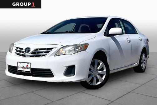 Super White 2013 Toyota Corolla L