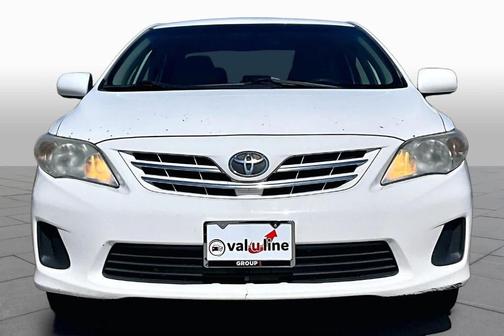 Super White 2013 Toyota Corolla L