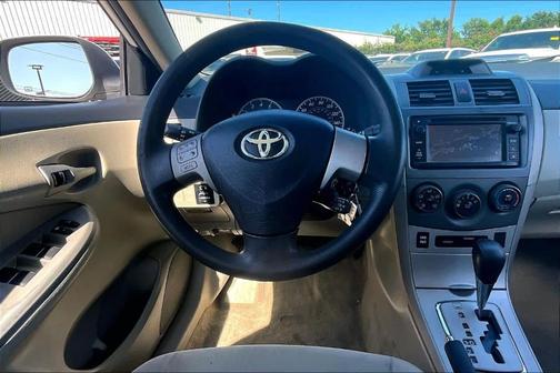 Super White 2013 Toyota Corolla L