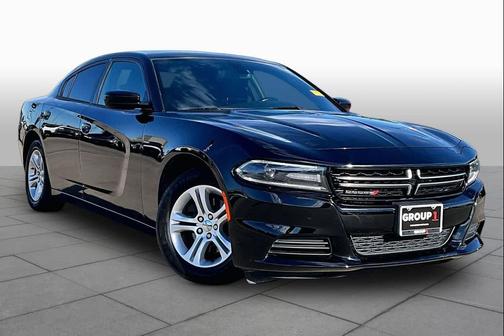 Pitch Black Clearcoat 2017 Dodge Charger SE