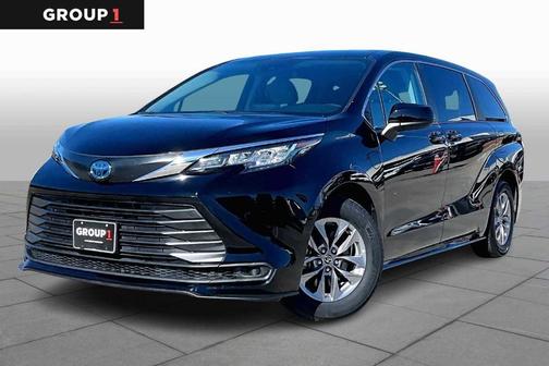 2024 Toyota Sienna LE