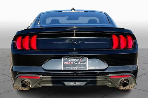 2021 Ford Mustang EcoBoost