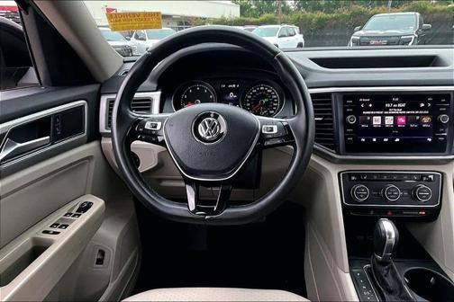 Deep Black Pearl Effect 2019 Volkswagen Atlas 3.6L SE w/Technology