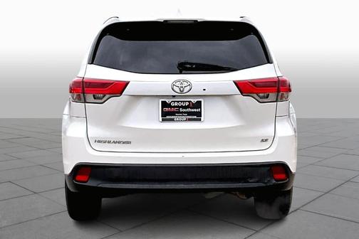 2018 Toyota Highlander SE