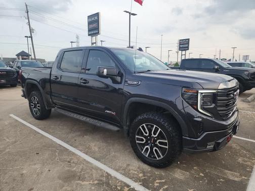 2023 GMC Sierra 1500 AT4