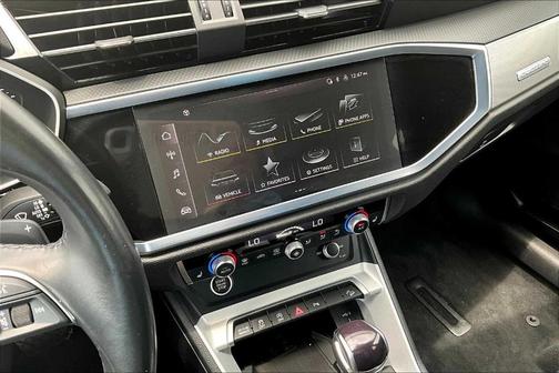 2024 Audi Q3 45 S line Premium