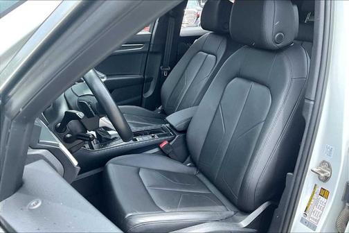 2024 Audi Q3 45 S line Premium