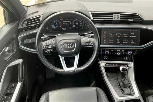 2024 Audi Q3 45 S line Premium