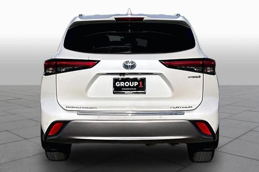 Blizzard Pearl 2020 Toyota Highlander Hybrid Platinum