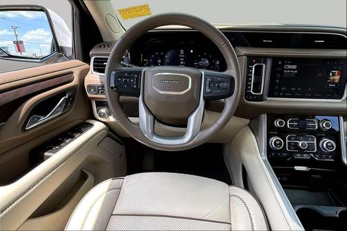 White Frost Tri-Coat 2023 GMC Yukon Denali